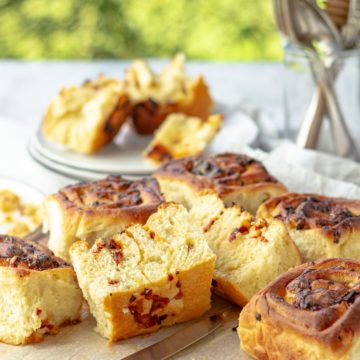 Cheese, Tomato and Onion Savoury Scroll (braaibroodjie rolls).