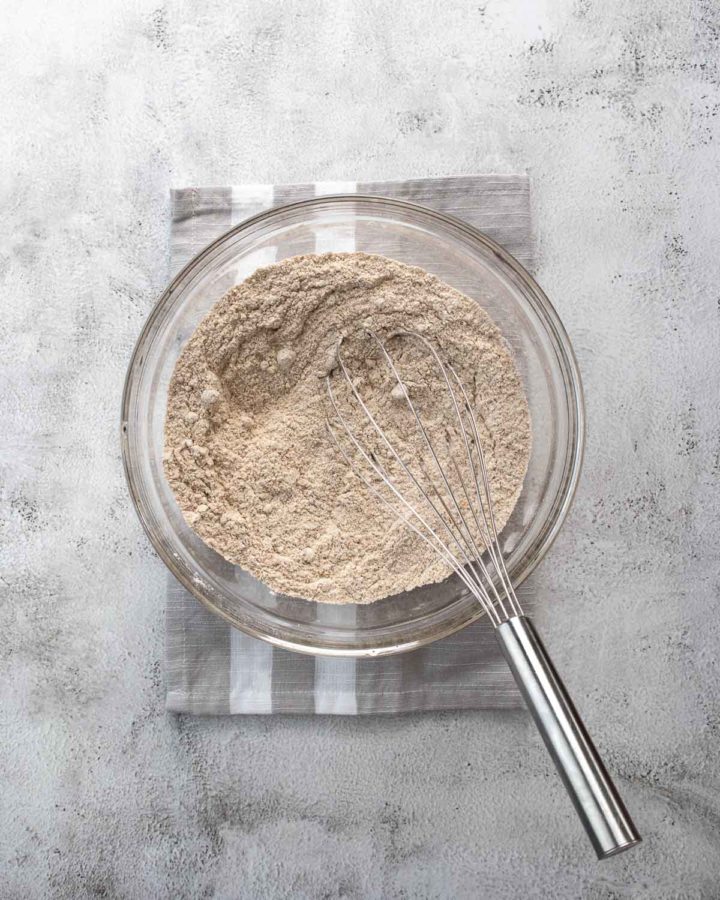 Ontbijtkoek Step 2 - dry ingredients whisked together