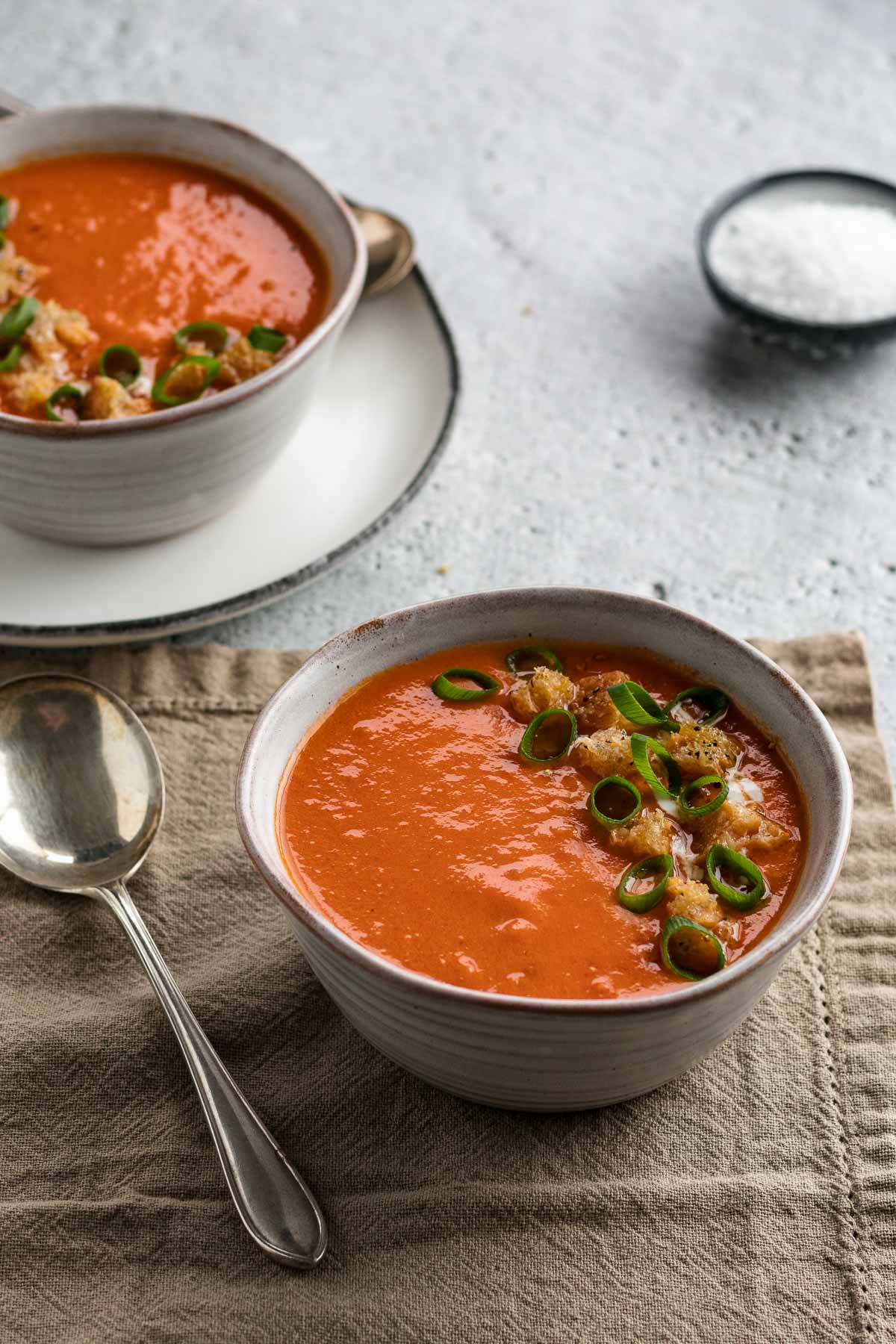 Bowl of tomato soup.