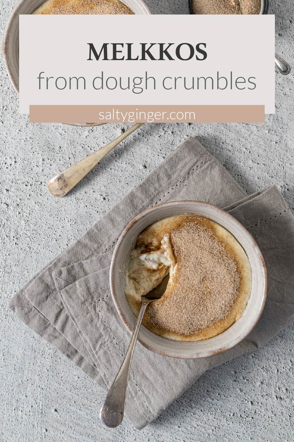 Bowl of melkkos with cinnamon sugar.