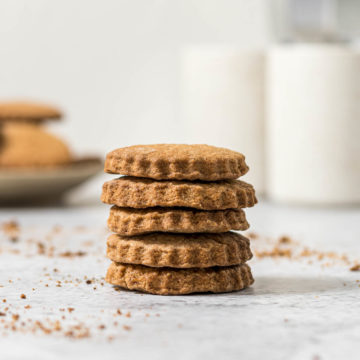 Stack of soetkoekies.