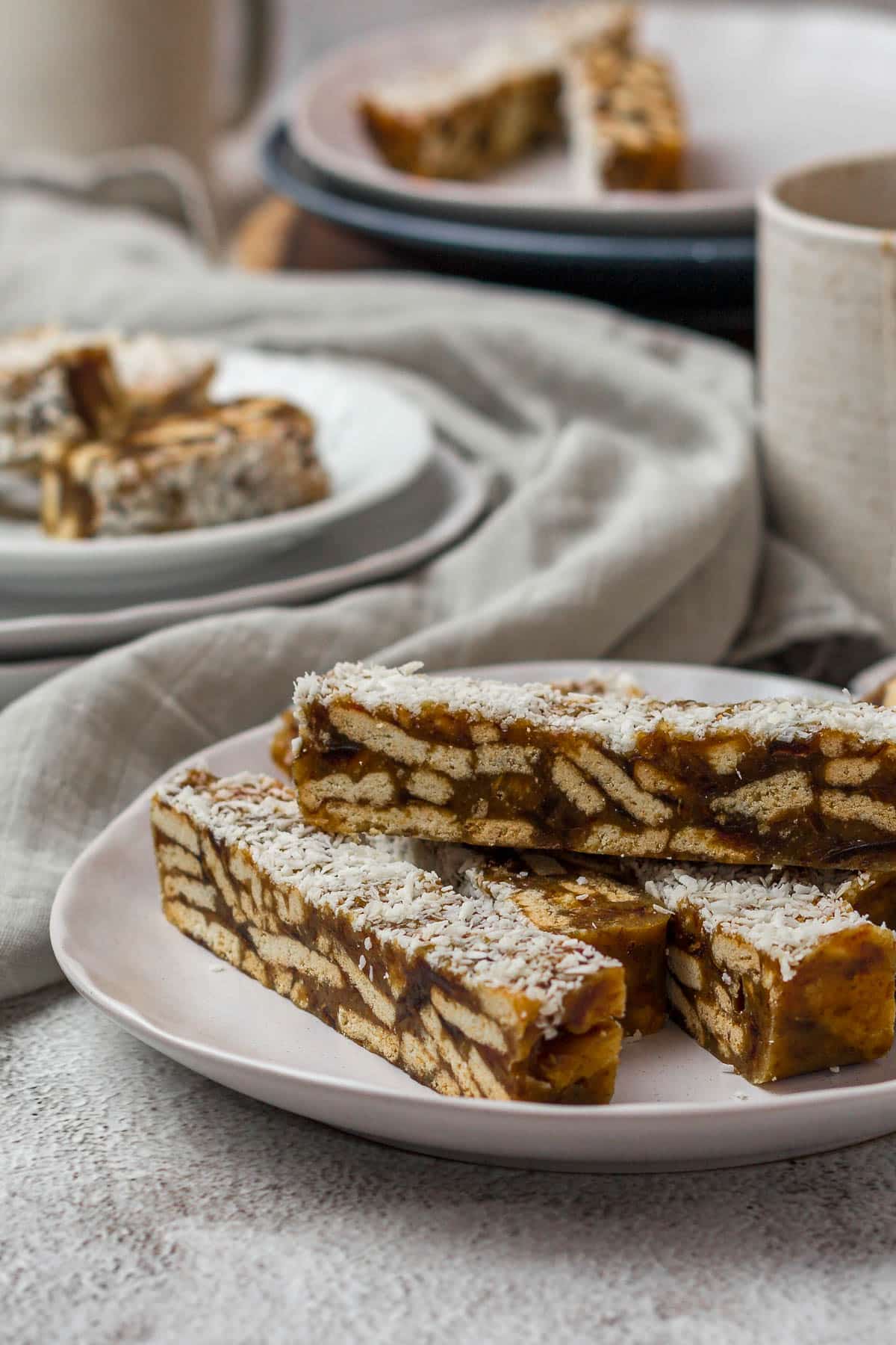Date slices on a plate.